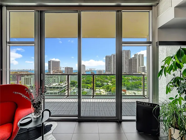 Midtown 4 #H1215 image #18