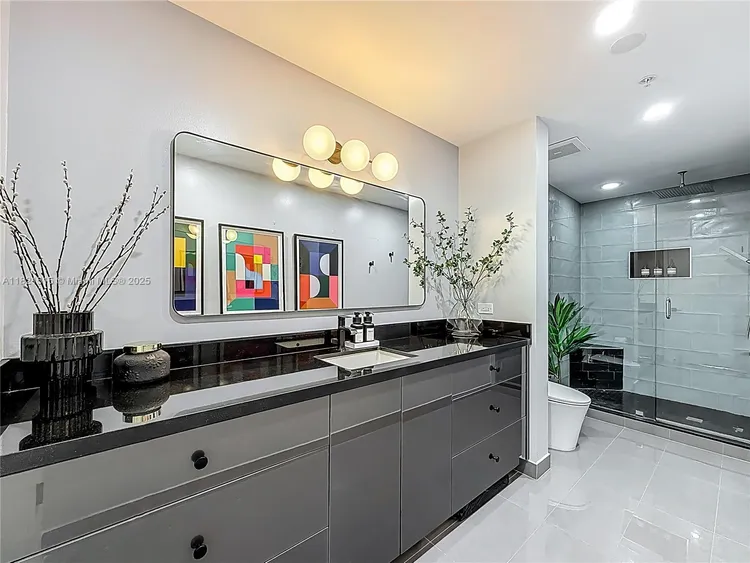 Midtown 4 #H1215 image #19