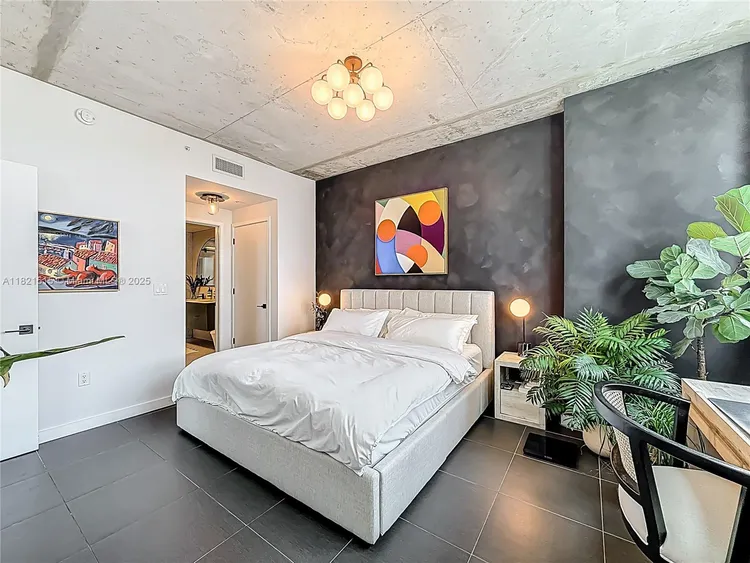 Midtown 4 #H1215 image #24