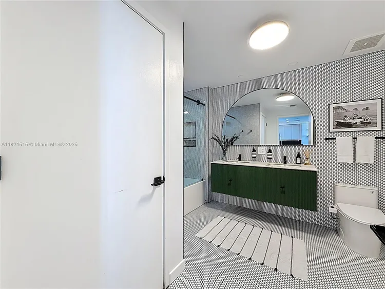 Midtown 4 #H1215 image #29