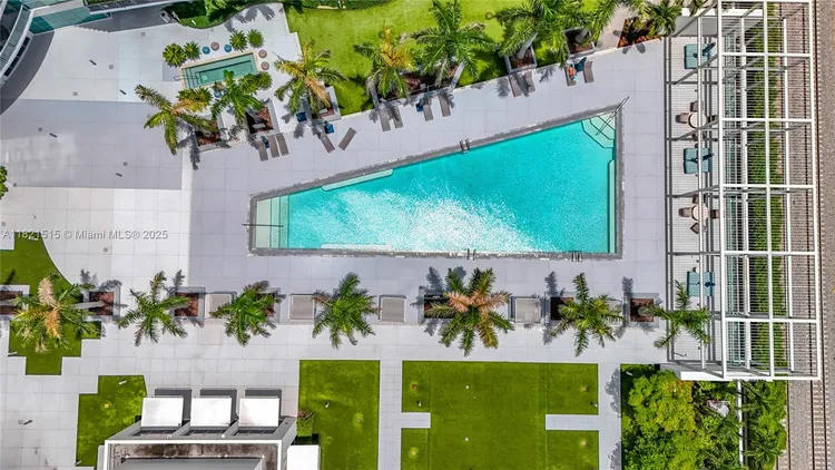 Midtown 4 #H1215 image #41