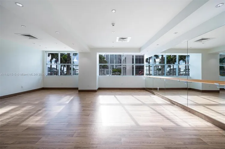 Midtown 4 #H1215 image #54