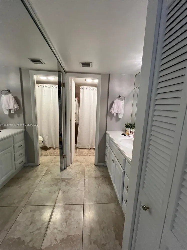 Coronado #1401 image #10