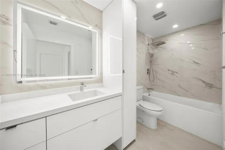 Quantum on the Bay #2104 image #17