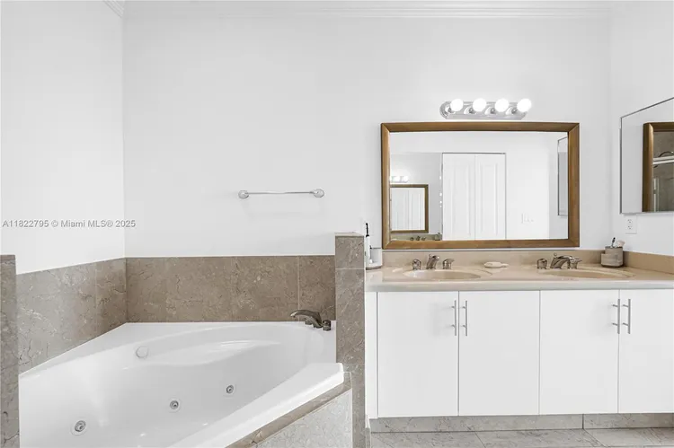 360 Condo #PH1 image #37