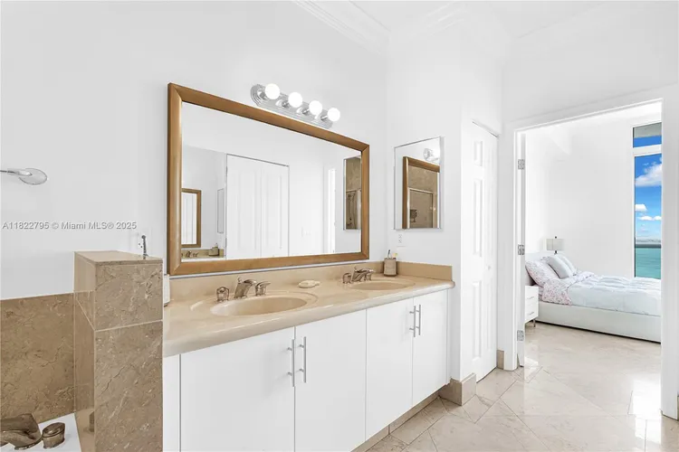 360 Condo #PH1 image #38