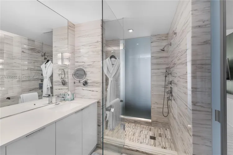 W South Beach #1203 image #18