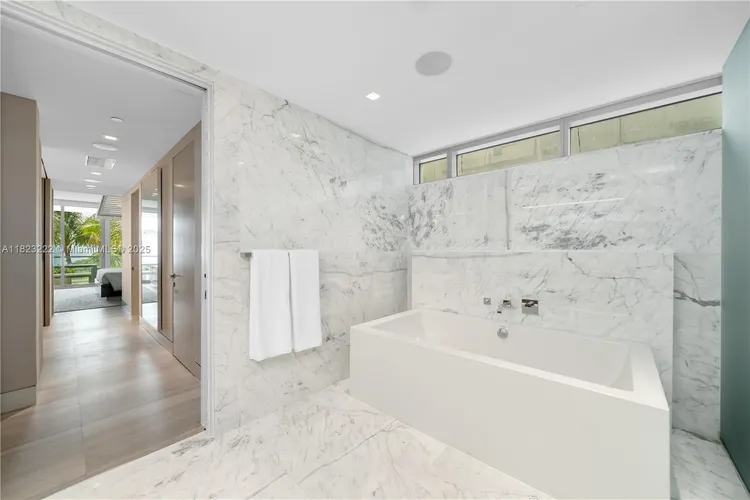 321 Ocean Drive #200 image #17