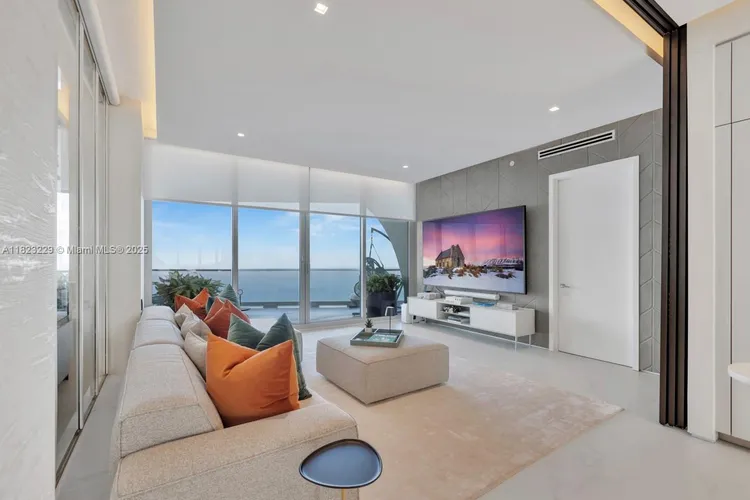 Jade Signature #5103 image #19