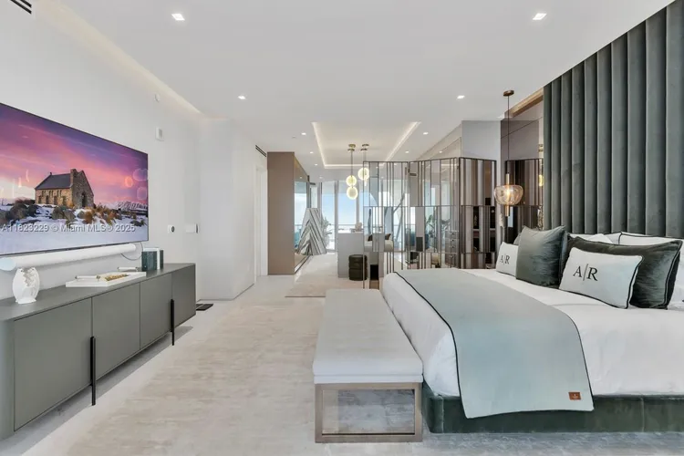 Jade Signature #5103 image #32