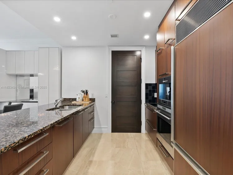 Trump Tower 2 #2002 image #16