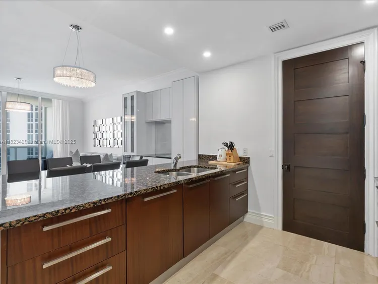 Trump Tower 2 #2002 image #22