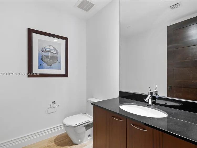 Trump Tower 2 #2002 image #24