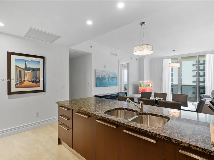 Trump Tower 2 #2002 image #8