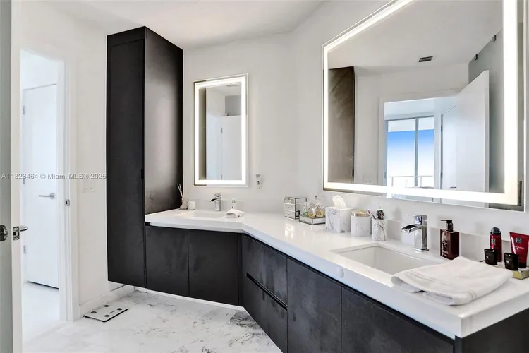 Paramount Miami Worldcenter #2204 image #11