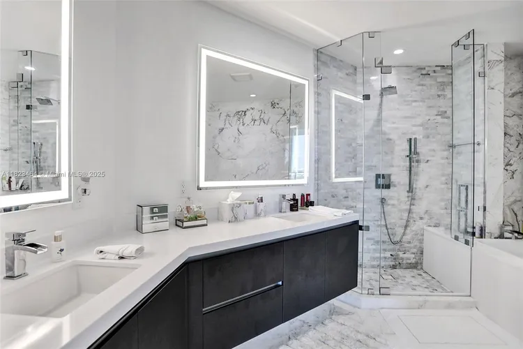 Paramount Miami Worldcenter #2204 image #12