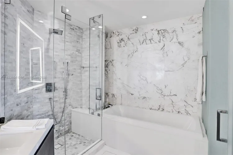 Paramount Miami Worldcenter #2204 image #13