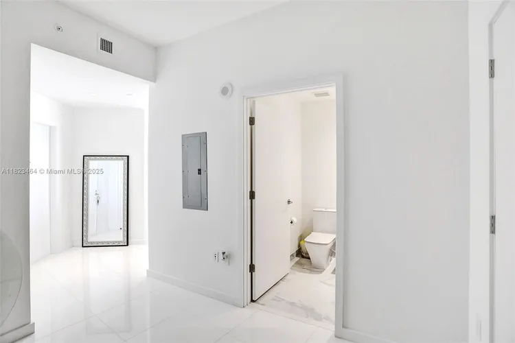 Paramount Miami Worldcenter #2204 image #16