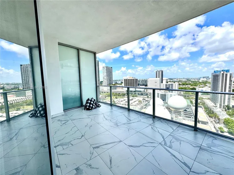 Paramount Miami Worldcenter #2204 image #17