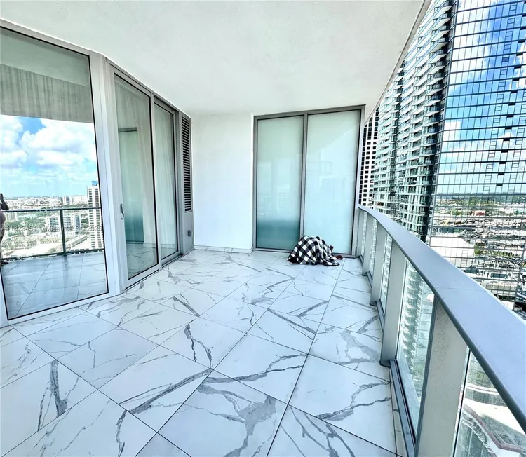 Paramount Miami Worldcenter #2204 image #30