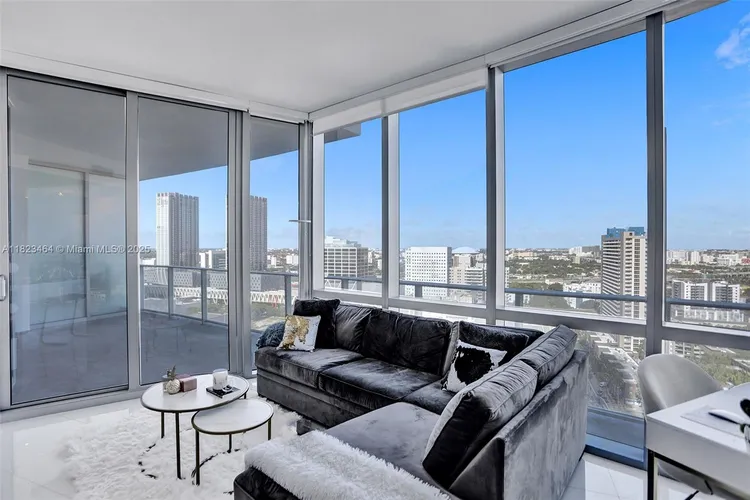 Paramount Miami Worldcenter #2204 image #7