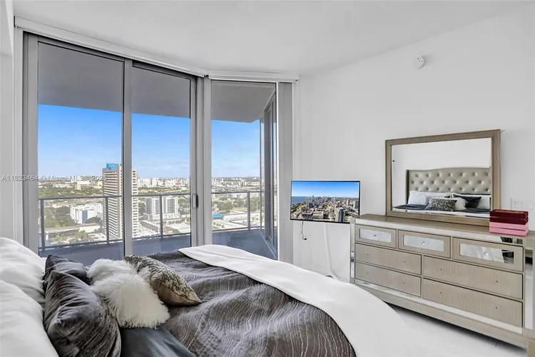 Paramount Miami Worldcenter #2204 image #8