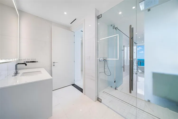 Aston Martin Residences #4301 image #15