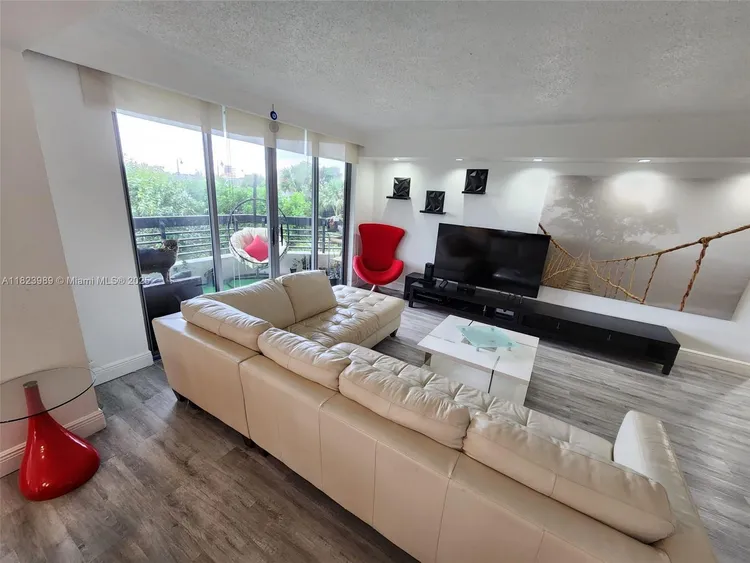 Mystic Pointe 400 #401 image #6