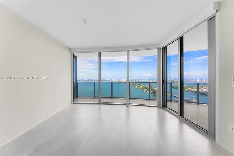 Aria on the Bay #4112 image #11