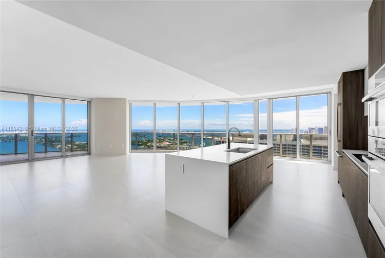 Aria on the Bay #4112 image #17