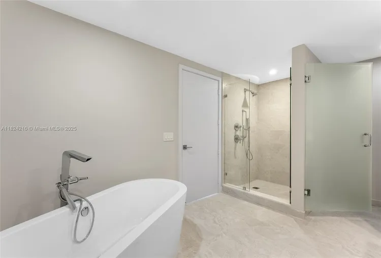 Aria on the Bay #4112 image #23