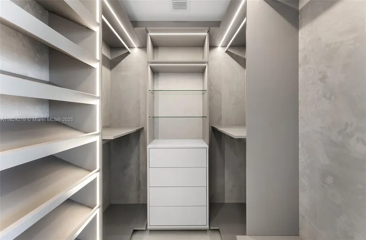 Aria on the Bay #4112 image #24