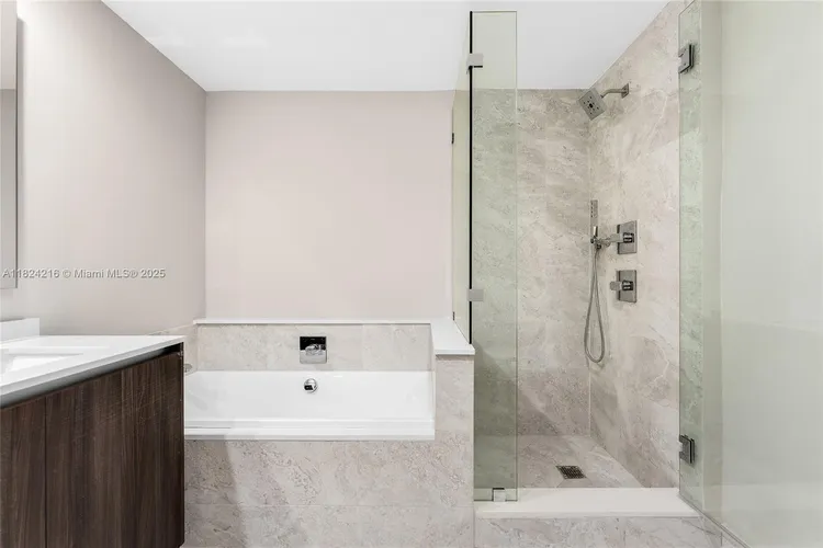 Aria on the Bay #4112 image #29