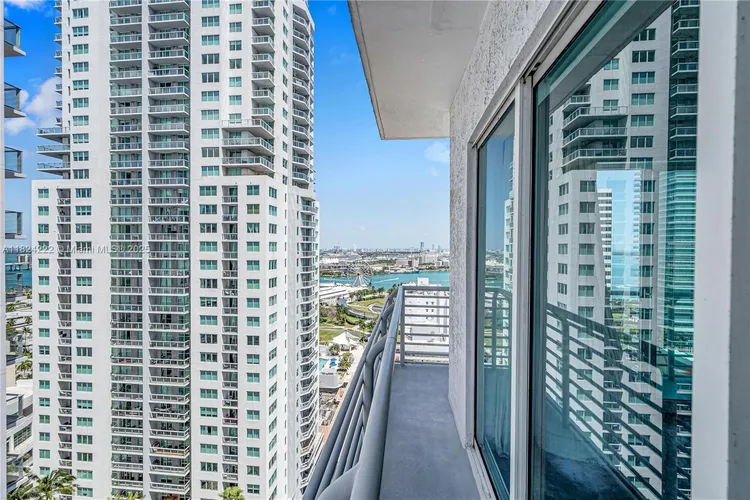 Loft Downtown II #2401 image #22