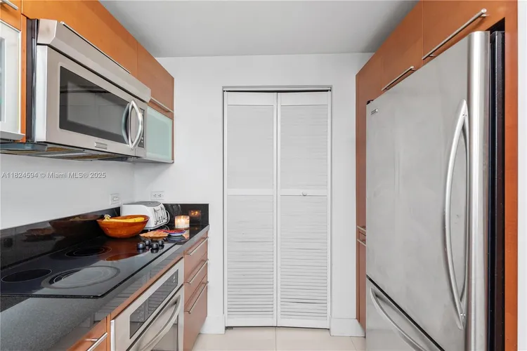 Vizcayne North Tower #4107 image #14