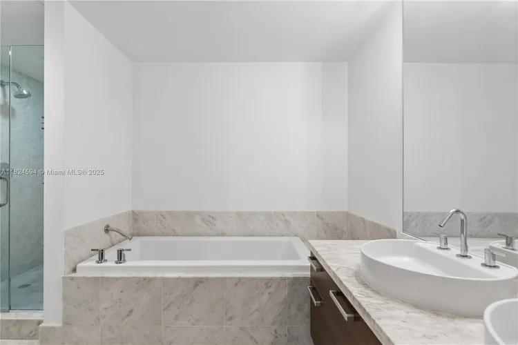 Vizcayne North Tower #4107 image #26