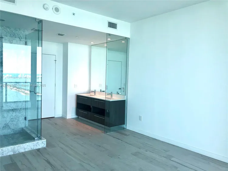 Gran Paraiso #4806 image #23