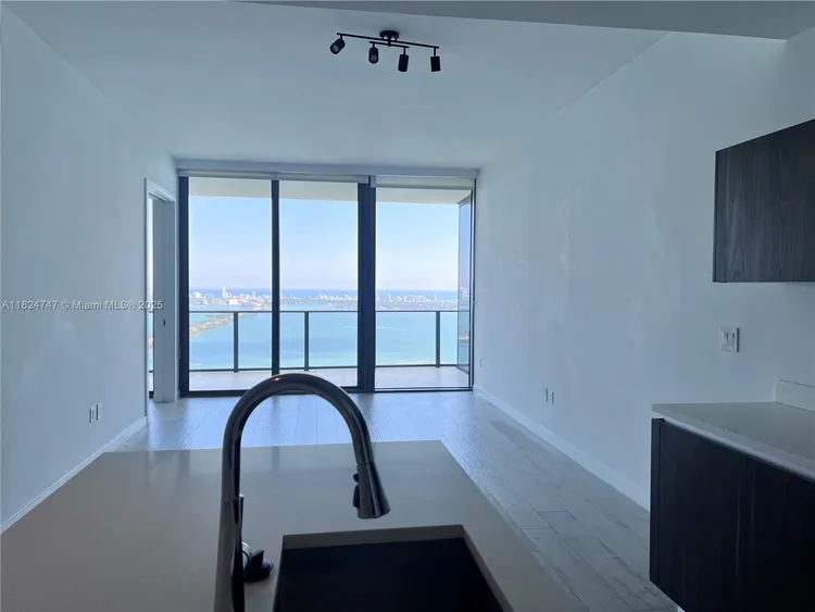 Gran Paraiso #4806 image #28