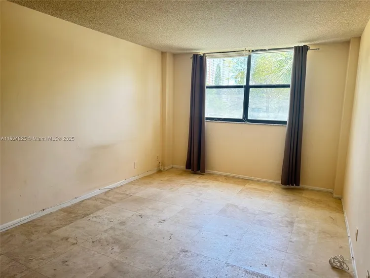 Winston Towers #316 image #14