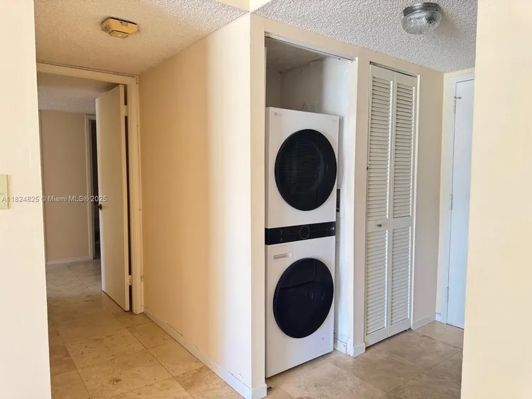 Winston Towers #316 image #15