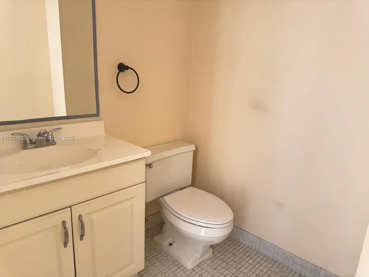 Winston Towers #316 image #21