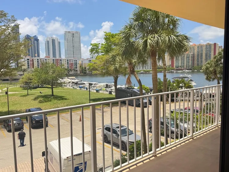 Winston Towers #316 image #25