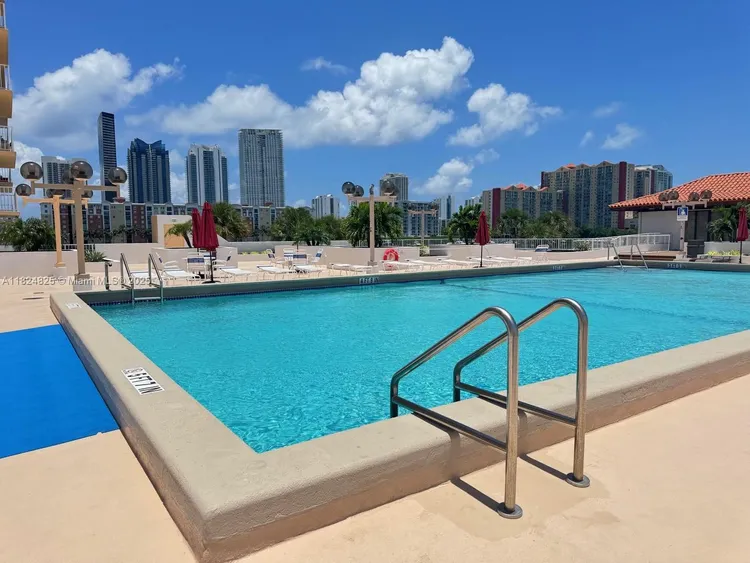 Winston Towers #316 image #27