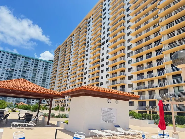 Winston Towers #316 image #28