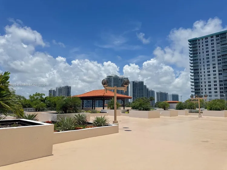 Winston Towers #316 image #30