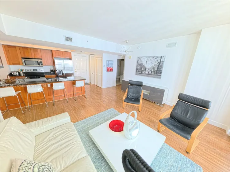 One Village Place #809 image #11