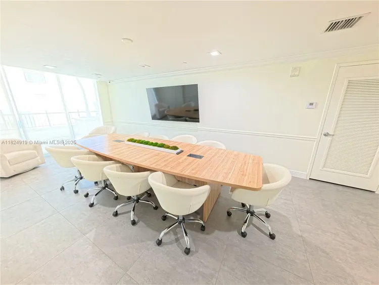 One Village Place #809 image #27