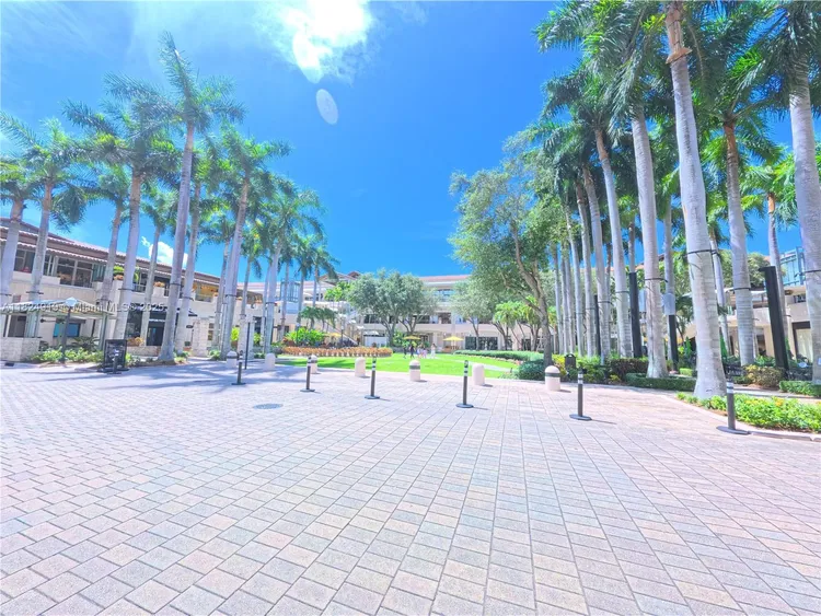 One Village Place #809 image #33