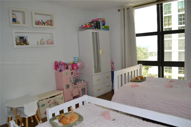 Towers of Key Biscayne #C402 image #11