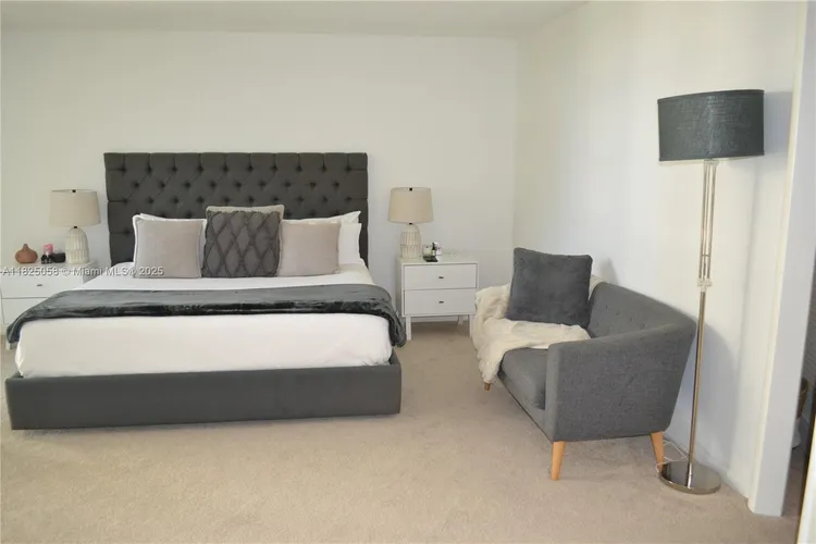 Towers of Key Biscayne #C402 image #14